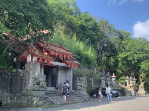 聖人橋越嶺五指山下拱北殿