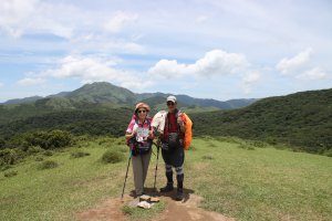 2022-06-05 陽明山草原─冷擎步道→6號圓堡→5號圓堡→涓絲瀑布步道→3號圓堡→4號圓堡(竹篙山)→2號圓堡→1號圓堡→擎天崗東峰→石梯嶺→杏林山→北五指山→高頂山→荷蘭古道