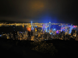 步行8K，收穫兩座美山！登頂世界級夜景《香港》
