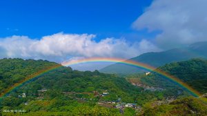 毛毛細雨中，第一次上山追彩虹（二道） 10/20