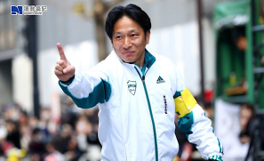 【話題】拍攝節目從單車摔下右腳踝骨折  青學大原晉監督手術後需休養一個月