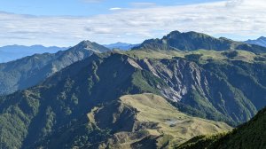 白石安東軍高山湖泊草原，空靈幽靜。