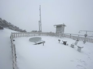 【新聞】玉山降下四月雪！慎重呼籲生命安全為重！不要冒然登頂玉山！！