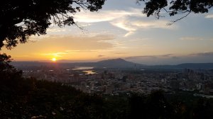 劍潭山親山步道。看夕陽