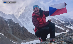 【RIP】首位登頂世界三大高峰捷克女性 登山專家Klára Kolouchová墜谷身亡 享年46歲