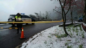 【新聞】新竹也下雪了！積雪3公分 封閉宇老部份路段