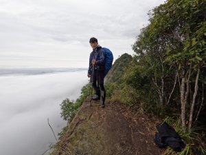 赤崁頭上大橫屏山並探勘成功由大橫屏山後展望點沿縣界稜垂降而下 111.1.24