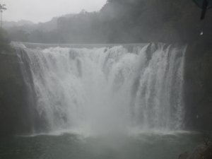 嶺腳石窟大瀑布、十分大瀑布