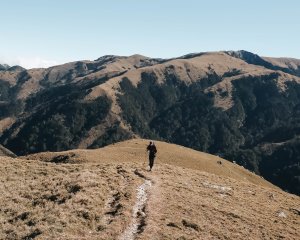 登山下坡膝蓋痛？別讓「衝擊力」毀了你的山系生活！3 大改善方針與保養全解析