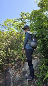 台北必訪步道，輕鬆好走的網美步道，軍艦岩步道，奇特地質景觀，360度無敵展望，特殊雪白巨岩。