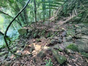 唐子恩山 廢棄油礦