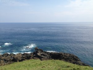 綠島帆船鼻步道看海