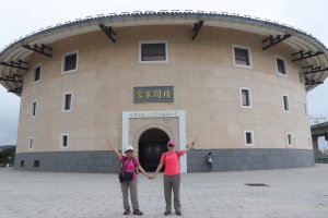 115-05-10 苗栗造橋苗翔農場南瓜隧道暨客家圓樓連走英才書院─高鐵苗栗站→客家圓樓→北勢溪親水廊道→北藝公園→英才書院→高鐵苗栗站