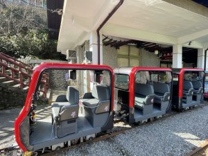 【新聞】烏來台車兩列新車首度亮相 邀您體驗輕軌旅行