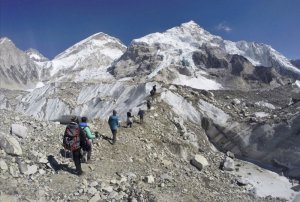 【新聞】24度攻上聖母峰 超強雪巴人一週2度破世界紀錄