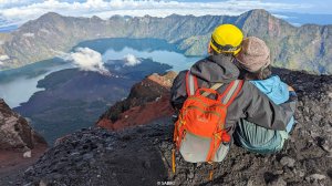 【海外健行】黯然消魂的火山攀登：龍目之巔林賈尼火山