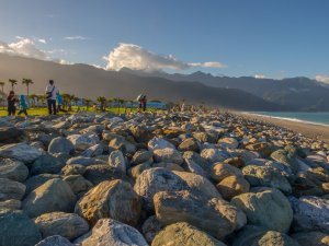 蔚藍兩潭曙光線