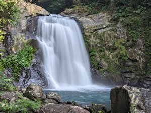 烏來三瀑布健行：烏來台車&瀑布。信賢步道&瀑布。內洞國家森林遊樂區步道&瀑布