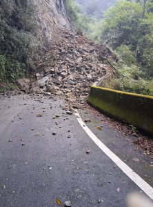 【路況】大雪山林道29.4公里處發生落石坍方，大雪山國家森林遊樂區即日起緊急休園，請暫勿上山！
