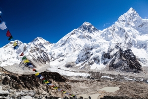 【新聞】聖母峰登山客改道 尼泊爾觀光拉警報