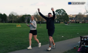 【話題】兩年前父親因心臟病去世  英國男為紀念亡父完成 100 公里心形長跑