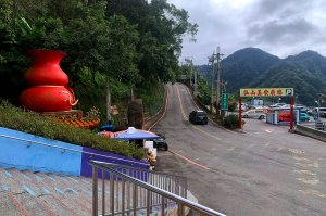 苗栗獅潭｜仙山登山步道｜穿過杉木小徑．遠眺綿延山峰