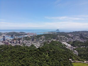 眺望基隆的沁涼山徑，紅淡山半日漫遊