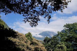 瓦拉米：登山口至山屋