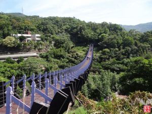 白石湖吊橋、春秋步道