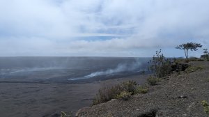 沒噴火只冒煙的夏威夷大島火山國家公園