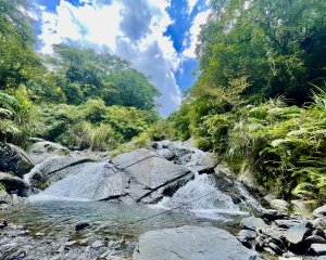 烏來西坑林道雙瀑匯流口至獅坑橋