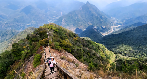 【中級山】天梯直上雲霄，一切美景盡在眼底，谷關七雄白毛山
