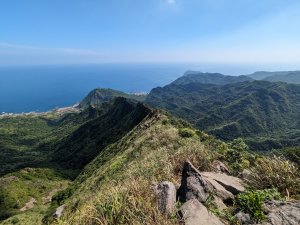 劍龍稜O繞(南子吝山.555峰.半屏山.黃金洞.黃金池)夏天走這條路線記得多帶水，下山也記得乖乖走茶壺山到勸濟堂。