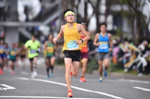 看看悅跑掌櫃 小崎的個人專頁