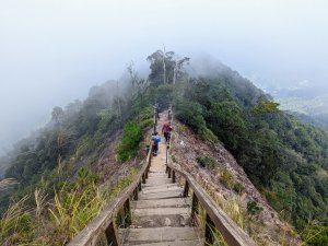 谷關七雄(六)：崩壁瘦稜美景的白毛山