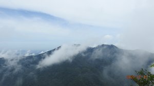[縮時攝影影片]第六次復興三尖之首 - 夫婦山(1870/1780M)雲霧飄渺 + 賞蝶趣