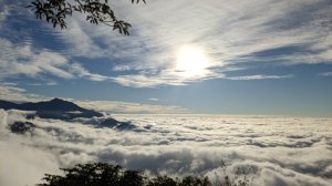 鵝公髻山主峰 看雲海