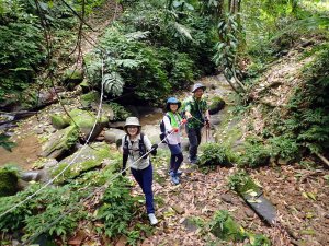 小而美的雙溪O型路線, 蝙蝠山-苕谷坑瀑布-百二階古道, 加碼古厝及梅竹蹊山