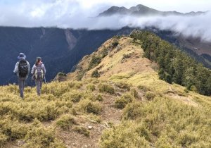 雪山東峰單攻記-武陵農場深秋小旅行-詹宇