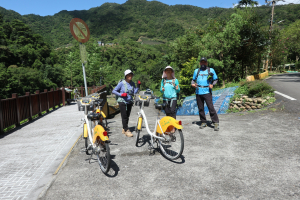 兩輪+兩腿(十四) 坪林茶葉博物館 北宜路九段 下石𥕢 𩻸魚堀溪自行車道 觀魚步道 親水吊橋 坪林商圈