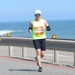 看看鄭家宏的個人專頁