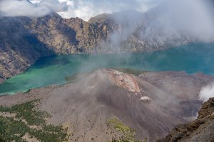 印尼林賈尼火山4天行程(上)｜南半球最美火山、山湖海、高山野溪溫泉｜難度、路線、紀錄一次看
