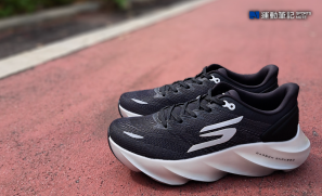 【筆記開箱】加厚碳板搭配雙重密度泡棉緩震科技 開箱實測 Skechers Aero Burst