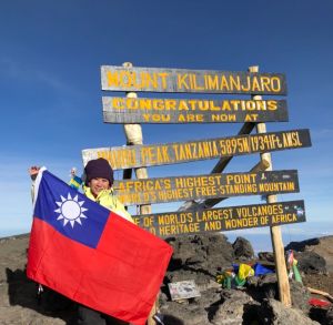 201802哭著拖上去ㄉ吉利馬札羅火山