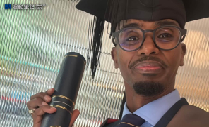 【話題】英長跑之王 Mo Farah 獲牛津大學名譽學位 索馬里難民用雙腳跑出改變世界的力量