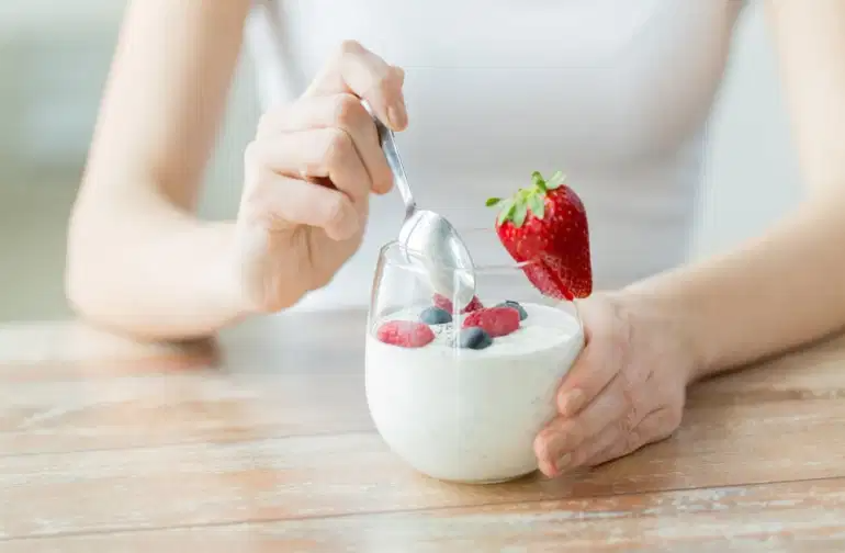 【知識】吃優格補充益生菌，幫助調整腸道菌叢提升免疫力！營養師推薦優格挑選原則！