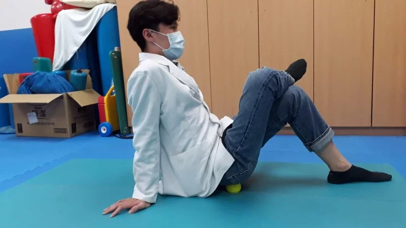 【健康】久坐久蹲梨狀肌症候群上身 復健治療師教 3 招改善