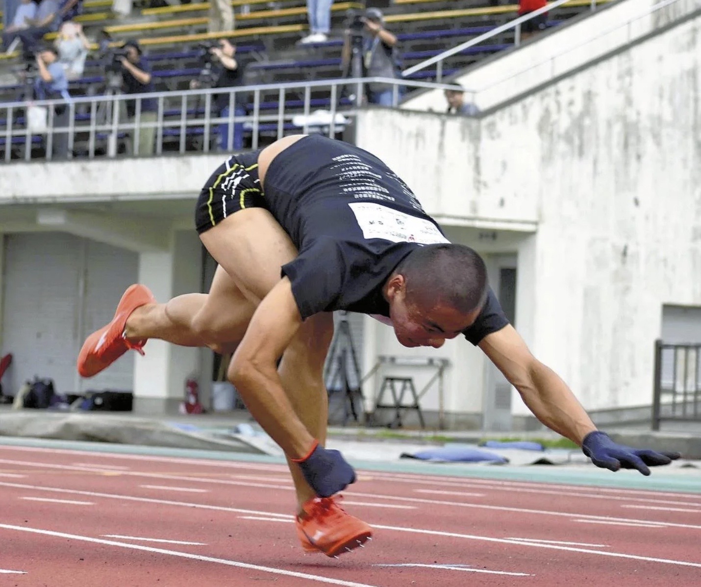 【話題】猩猩跑法？日本男四足跑 100m 以 14 秒 55 創金氏世界紀錄！