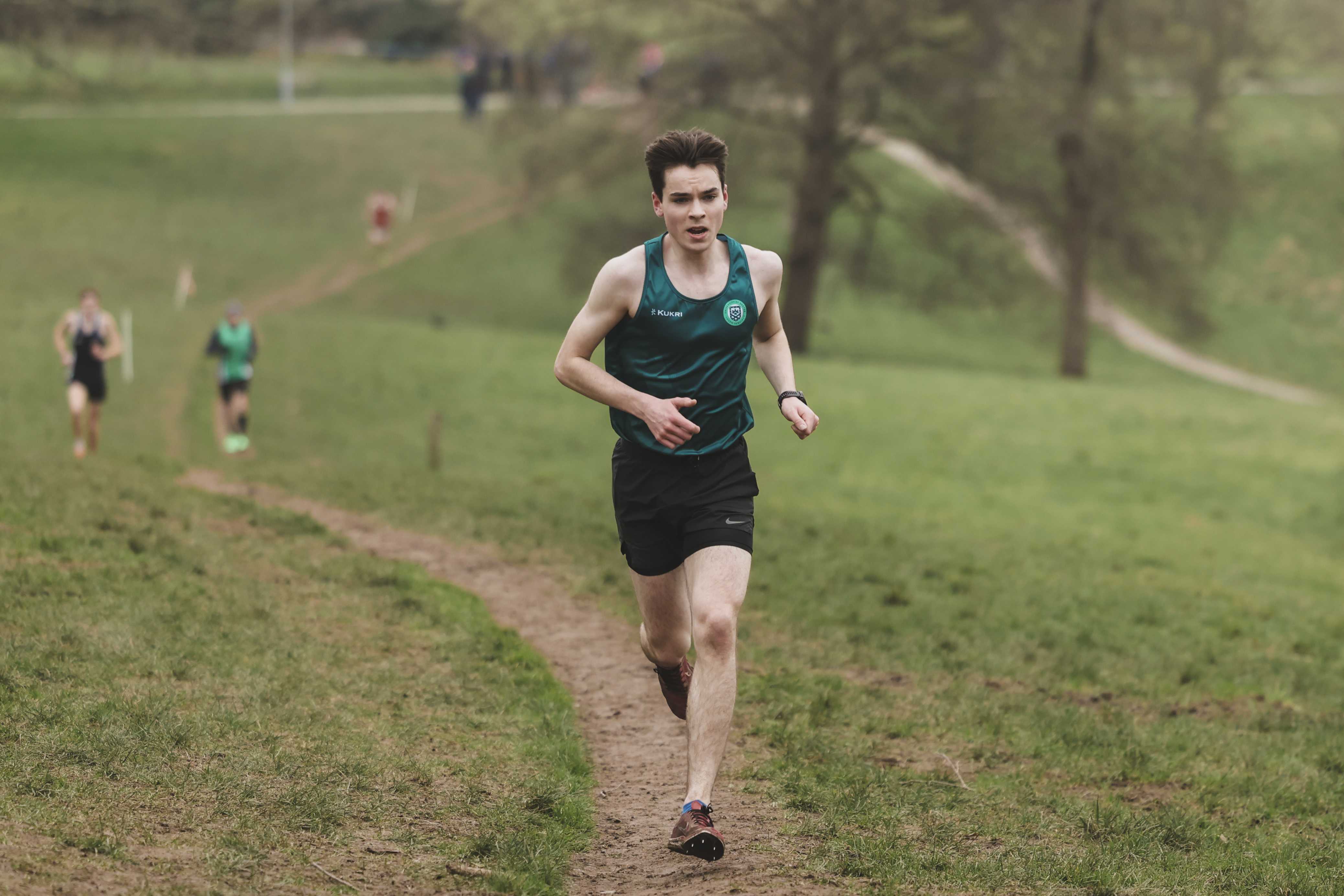 英國冬季為何沒有馬拉松？半馬、越野賽與節日跑替代原因解析