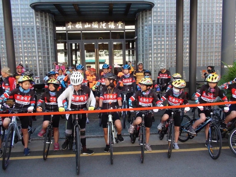 【新聞】18 弱勢生當公益大使 單車環台 10 天騎 800 公里